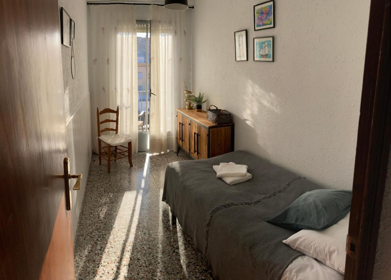 גאנדיה Apartamento Tres Soles Solo Familias מראה חיצוני תמונה