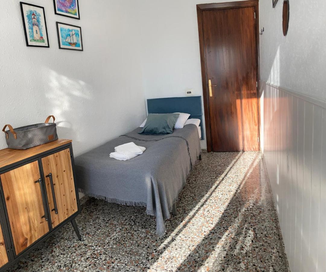 גאנדיה Apartamento Tres Soles Solo Familias מראה חיצוני תמונה